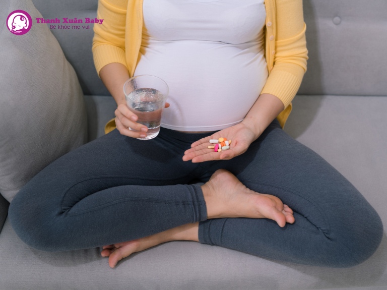 mẹ bầu nên bổ sung sắt và canxi vào tháng thứ mấy