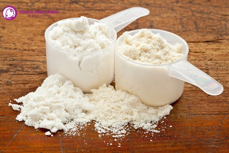 sữa cho bé dưới 1 tuổi tăng cân
